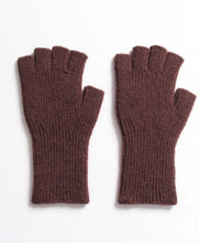 Load image into Gallery viewer, Qnuz 1/2 Glove 20% wool Hat/Glove
