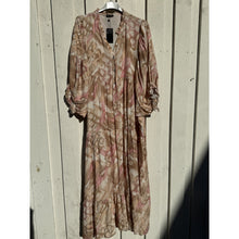 Load image into Gallery viewer, Qnuz Clothing Akvarel dress Clothing 13 Beige
