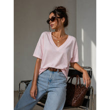 Load image into Gallery viewer, Qnuz Clothing Basic T-Shirt w V-Neck Clothing 42 Rosa
