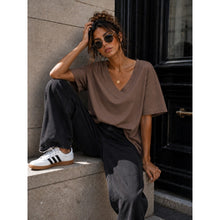 Load image into Gallery viewer, Qnuz Clothing Basic T-Shirt w V-Neck Clothing 60 Marron
