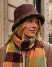 Load image into Gallery viewer, Qnuz Big soft scarf w stitching Scarf
