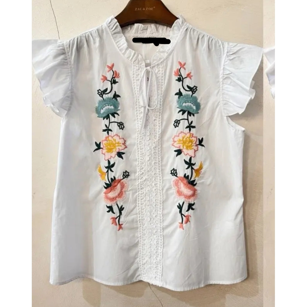 Qnuz Clothing Blouse w. Embrodery Clothing 10 White