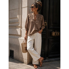 Load image into Gallery viewer, Qnuz Clothing Blouse w Embrodery Clothing 60 Marron
