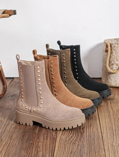 Qnuz Boots w Studs & Zipper Shoe