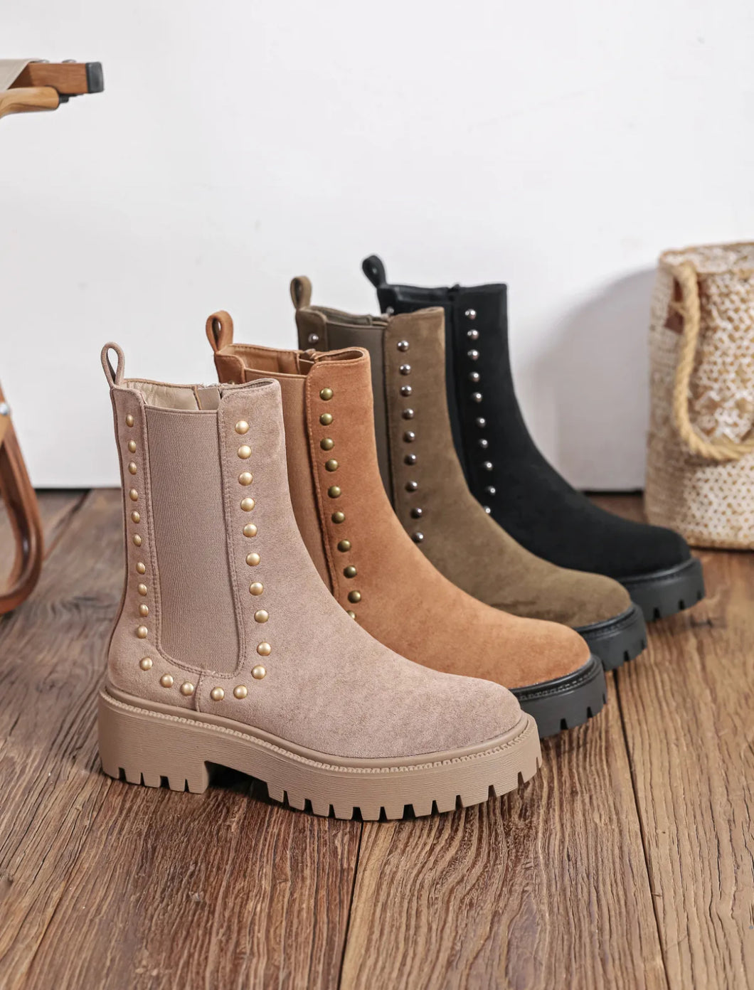 Qnuz Boots w Studs & Zipper Shoe