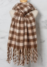 Load image into Gallery viewer, Qnuz Checkered Scarf 10% wool Scarf
