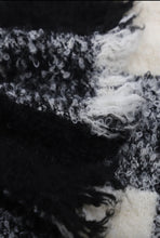 Load image into Gallery viewer, Qnuz Checkered Scarf 30% wool 35 x200 Scarf
