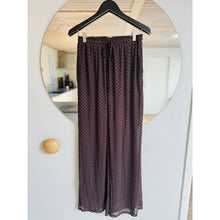 Load image into Gallery viewer, Qnuz Clothing Christmas soft Lace shirt Clothing 606 Choco
