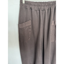 Load image into Gallery viewer, Qnuz Clothing Bella Pants Clothing 606 Choco
