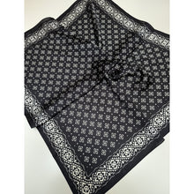 Load image into Gallery viewer, Qnuz Classic Scarf 70 x 70 cm Scarf 99 Black
