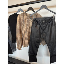 Load image into Gallery viewer, Qnuz Clothing Coated Jeans Clothing 99 Black
