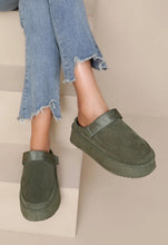 Load image into Gallery viewer, Qnuz Cosy Shoe Shoe
