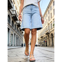 Load image into Gallery viewer, Qnuz Clothing Denim Shorts w turn up Clothing 33 denim blue
