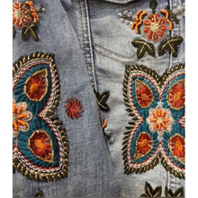 Load image into Gallery viewer, Qnuz Clothing Denim jacket w Embrodery Clothing 33 denim blue
