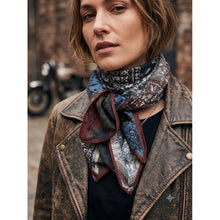 Load image into Gallery viewer, Qnuz Double printed on both sides Scarf 90x90 cm Scarf 01 Multi
