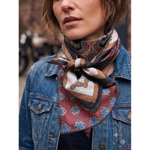 Load image into Gallery viewer, Qnuz Double printed on both sides Scarf 90x90 cm Scarf 28 Burgundy
