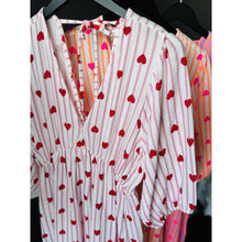 Load image into Gallery viewer, Qnuz Clothing Dress w Heart print Clothing 42 Rosa
