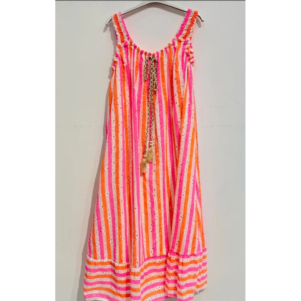 Qnuz Clothing Dress w striped print Clothing 44 Raspberry