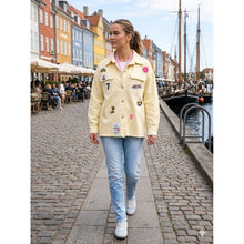Load image into Gallery viewer, Qnuz Clothing Exclusiv Jacket w badges Clothing 22 Pastel Yellow
