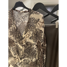Load image into Gallery viewer, Qnuz Clothing Exclusiv striped Shirt Clothing 01 Dark colours
