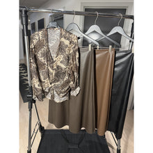 Load image into Gallery viewer, Qnuz Clothing Exclusiv striped Shirt Clothing 01 Dark colours
