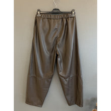 Load image into Gallery viewer, Qnuz Clothing Fake leather Pants Clothing 606 Choco

