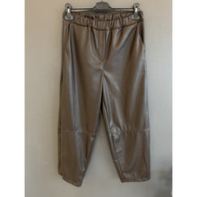 Load image into Gallery viewer, Qnuz Clothing Fake leather Pants Clothing 606 Choco
