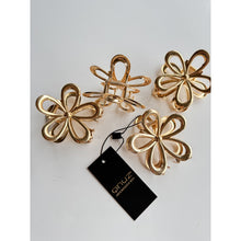 Load image into Gallery viewer, Qnuz Flower metal Hairclip 6,5 x 6,5 cm Hair accessories 70 Gold
