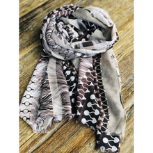 Load image into Gallery viewer, Qnuz Forella Scarf 63 Taupe
