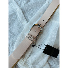 Load image into Gallery viewer, Qnuz Gulia Belt 42 Rosa
