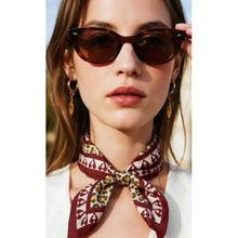 Load image into Gallery viewer, Qnuz Heart &amp; Leopard Scarf 20% SILK 70 x 70 cm Scarf 28 Burgundy
