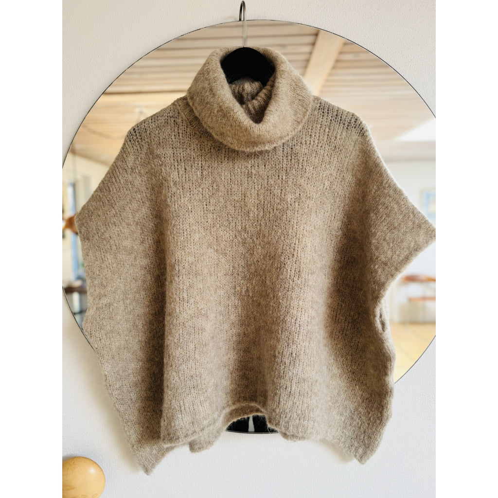 Qnuz Clothing High Neck Knit West 16% mohair 16% wool Clothing 63 Taupe