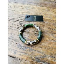 Load image into Gallery viewer, Qnuz &quot;Jade w. Leo &quot; Bracelet Bracelet 6453 Leoarmy
