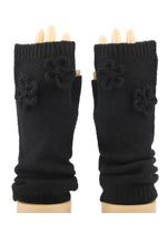 Load image into Gallery viewer, Qnuz Knit 1/2 Glove w LUREX/Flowers Hat/Glove
