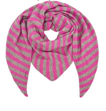 Load image into Gallery viewer, Qnuz Knitted Heart Scarf 70 x 180 Scarf
