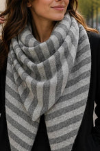 Load image into Gallery viewer, Qnuz Knitted Heart Scarf 70 x 180 Scarf

