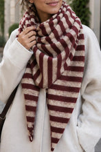 Load image into Gallery viewer, Qnuz Knitted Heart Scarf 70 x 180 Scarf
