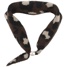 Load image into Gallery viewer, Qnuz Knitted Scarf w Pearl &amp; Leopard Scarf 60 Marron
