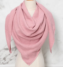 Load image into Gallery viewer, Qnuz Knitted Triangel scarf w 30% wool Scarf
