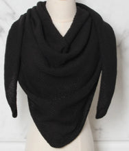 Load image into Gallery viewer, Qnuz Knitted Triangel scarf w 30% wool Scarf
