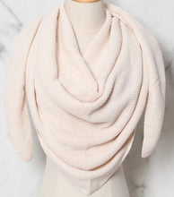 Load image into Gallery viewer, Qnuz Knitted Triangel scarf w 30% wool Scarf
