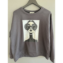 Load image into Gallery viewer, Qnuz Clothing Lux Sweat w print Clothing 98 Dark Grey
