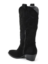 Load image into Gallery viewer, Qnuz Naela Shoe
