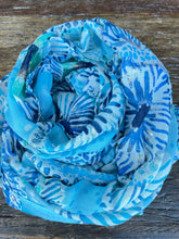 Load image into Gallery viewer, Qnuz Nana Scarf
