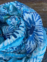 Load image into Gallery viewer, Qnuz Nana Scarf
