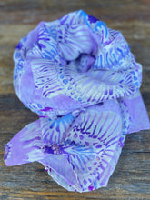 Load image into Gallery viewer, Qnuz Nana Scarf
