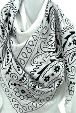 Load image into Gallery viewer, Qnuz Paisly scarf 90X90 Scarf
