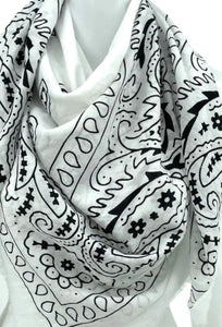 Qnuz Paisly scarf 90X90 Scarf