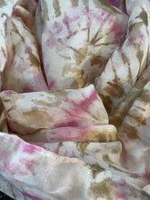 Load image into Gallery viewer, Qnuz Philipa Scarf
