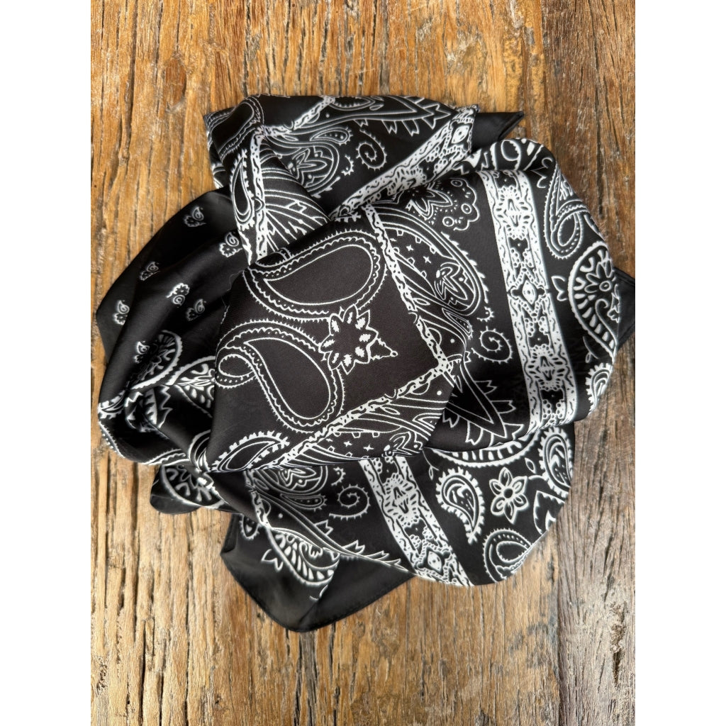 Qnuz Plaine Scarf 20% SILK 70 x 70 cm Scarf 99 Black